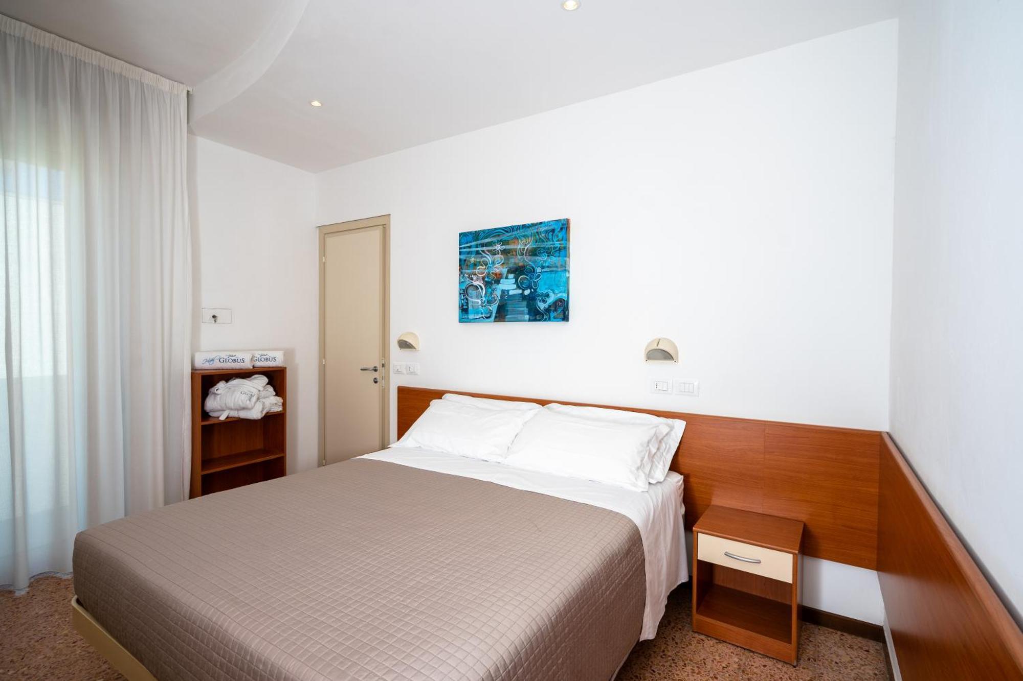 Hotel Globus Белариа-Игеа Марина Екстериор снимка